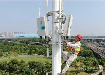 無懼夏日炎熱，以汗水“衛(wèi)”護(hù)通信服務(wù)——記通訊設(shè)備修理人員的堅(jiān)守與奉獻(xiàn)